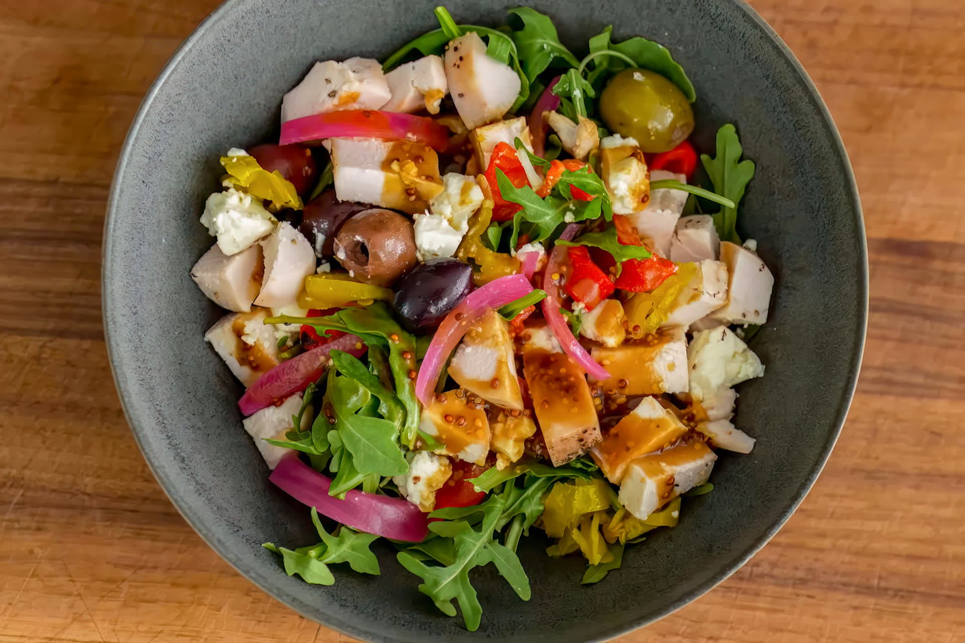 Mediterranes Hähnchen auf Salat - Bild 2